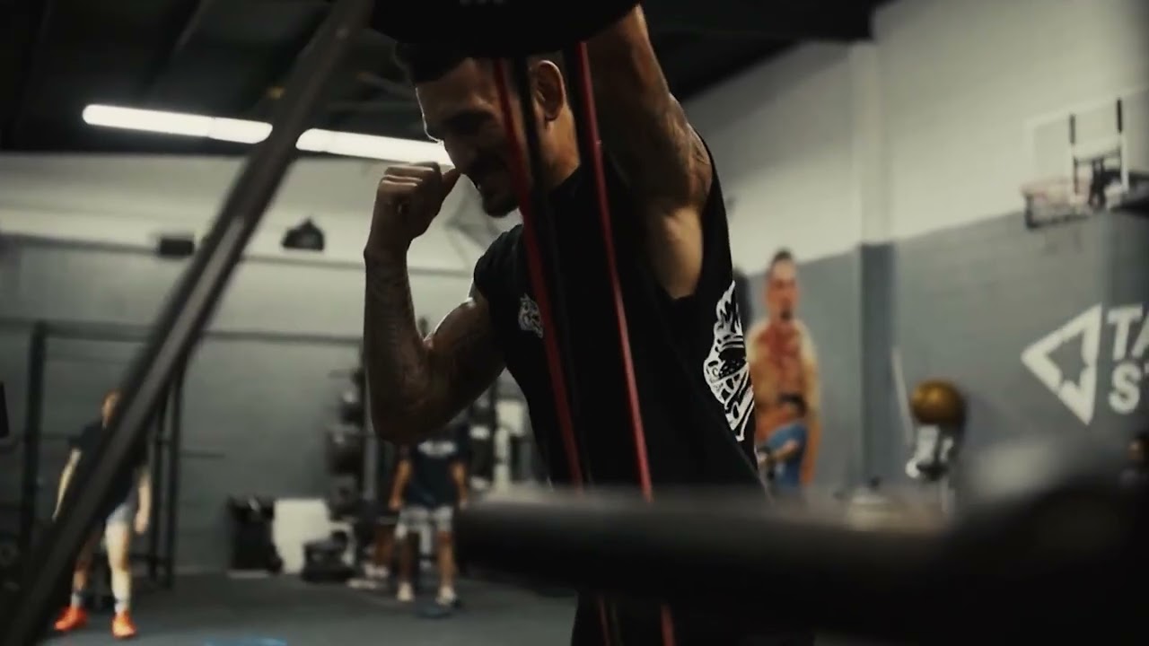 Body Builders Triggered Watching Max Holloway Train