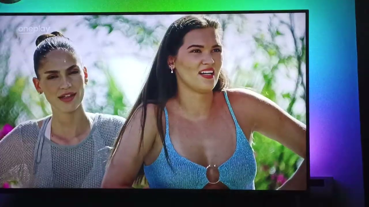 SEXY WOMEN'S GARDEN DUELS 🦵🦵💪💪