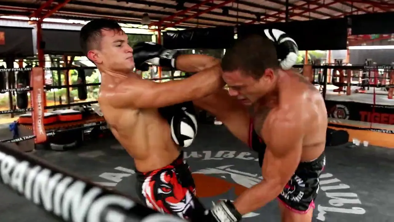 Tomi Barrios Sparring @ Tiger Muay Thai