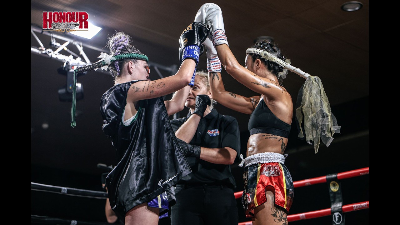 F02 Yiyang He (Fightworks Wollongong NSW) vs Belle Berry (Big Monkey Muay Thai)