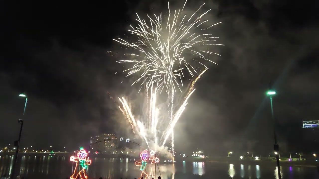 Christmas fireworks at 2024 Light Up the Holidays - Cranes Roost Park