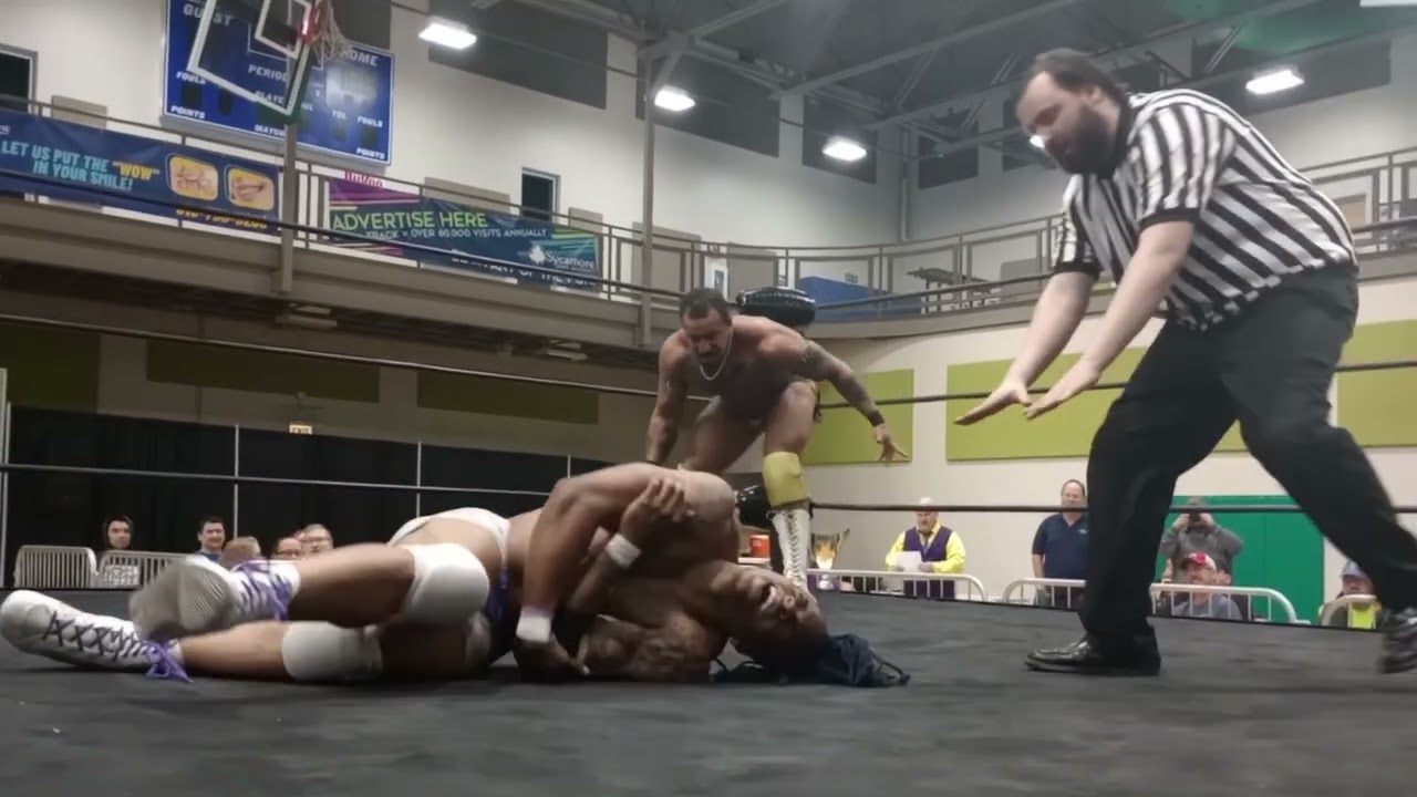 The HNIC Nino Hatchet vs The Modern Man Calvin Coco at WCPW