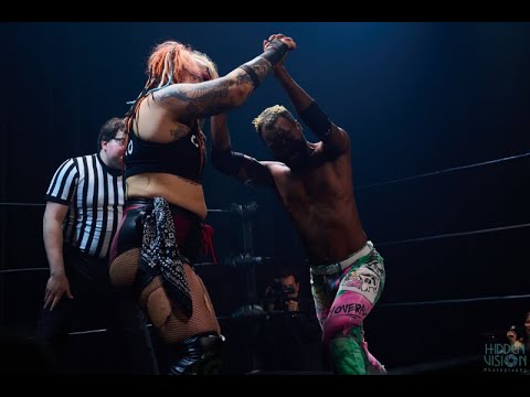 Cheeseburger vs Heidi Howitzer