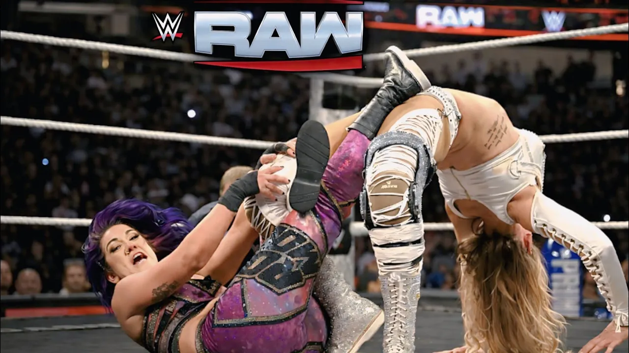 Charlotte & Alexa vs Bayley & Lyra Valkyria #wwe #wrestlingfuture #livmorgan#livforever#wrestling