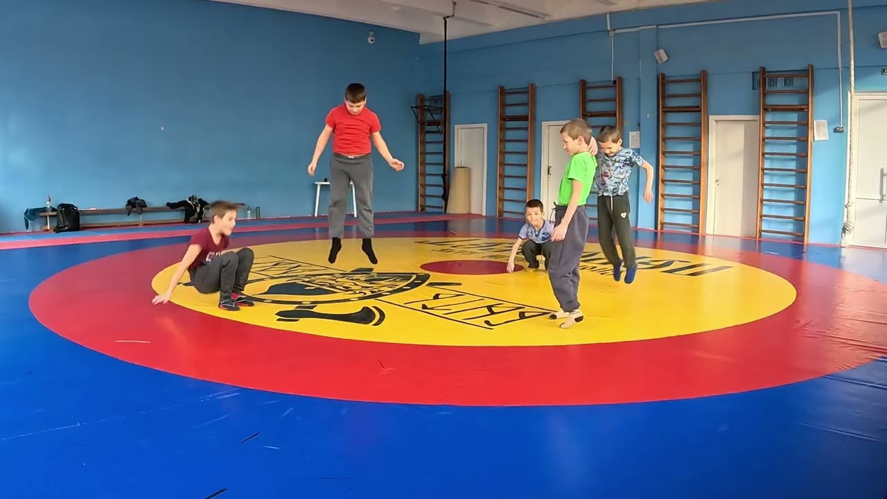 Разминаемся + прыжки ; 15 декабря 2025 г.