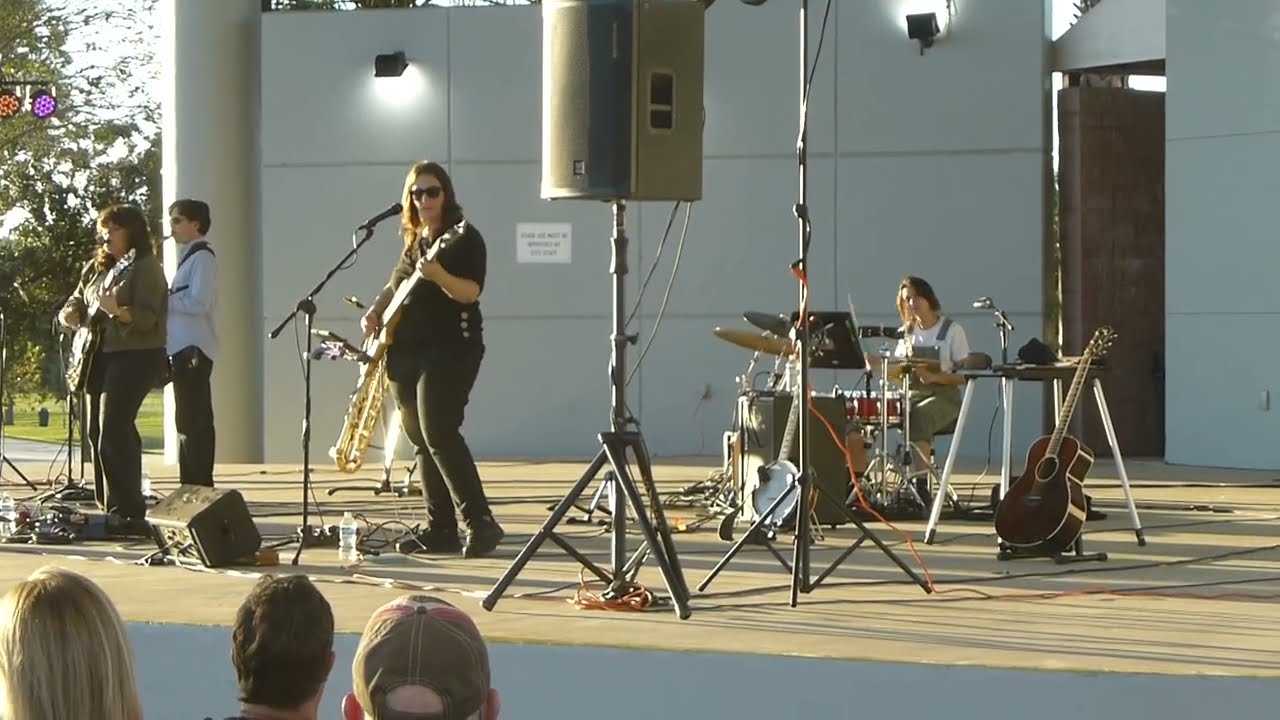 Cat Ridgeway & The Tourists - Giving You Up