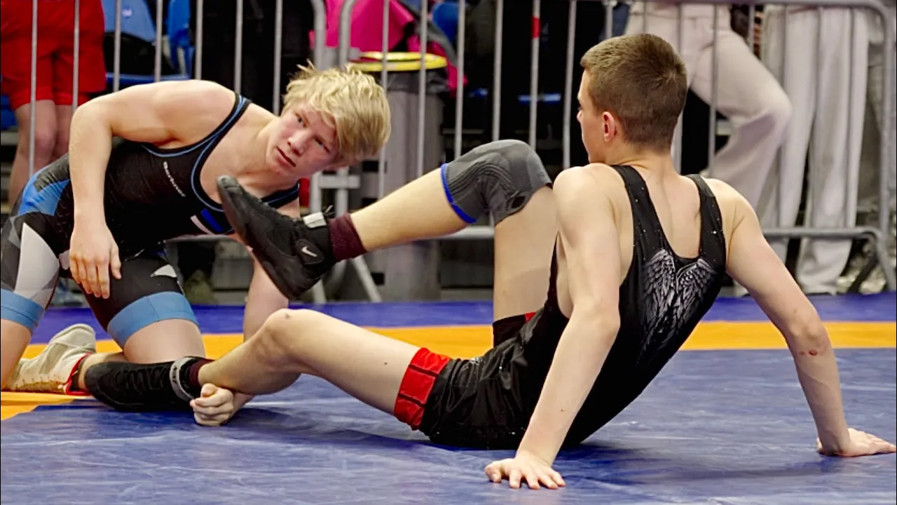 U15 Filip Semenowicz (POL) vs Rain Tigas (EST) 62kg. Freestyle boys youth wrestling. B-cam-man