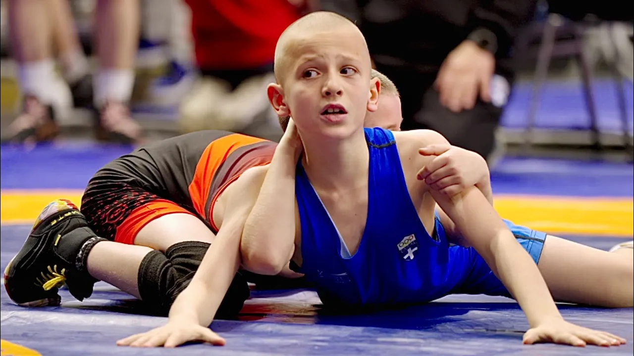 U13 Lukass Zikars (LAT) vs Leonidas Vasilakos (GRE) 35kg. Freestyle boys youth wrestling. B-cam-man