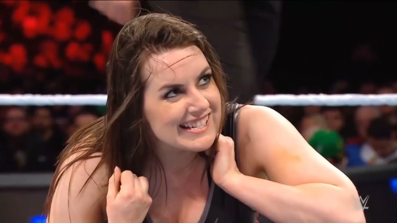 HIGHLIGHTS - DANA BROOKE VS NIKKI CROSS (REMATCH)