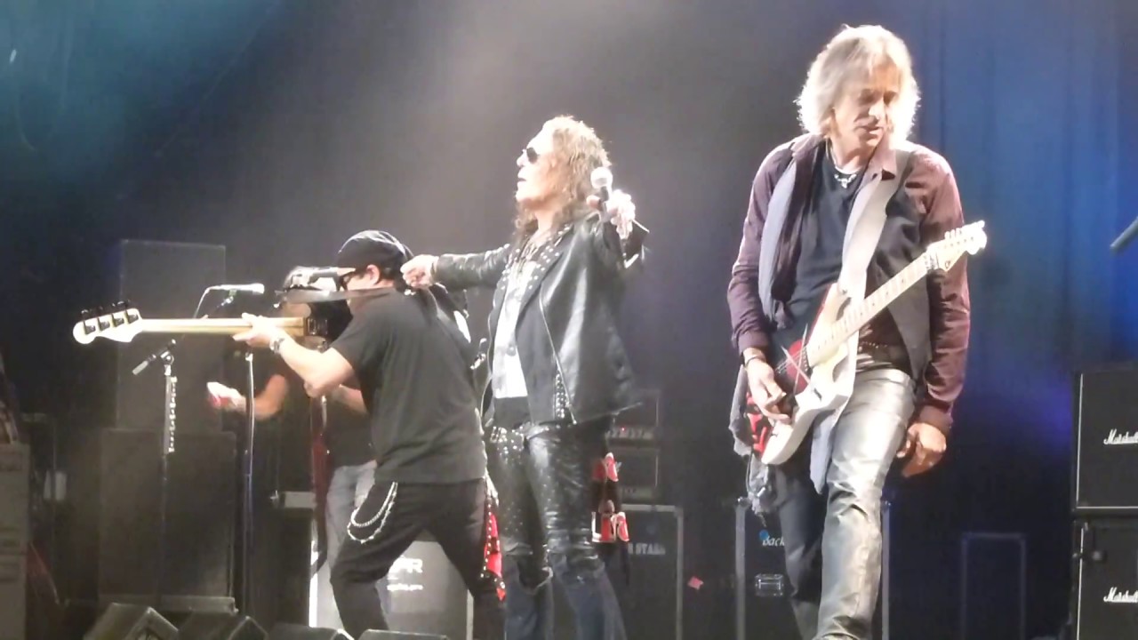 Ratt - Wanted Man/I'm Insane/Dangerous but Worth the Risk/Walkin' the Dog