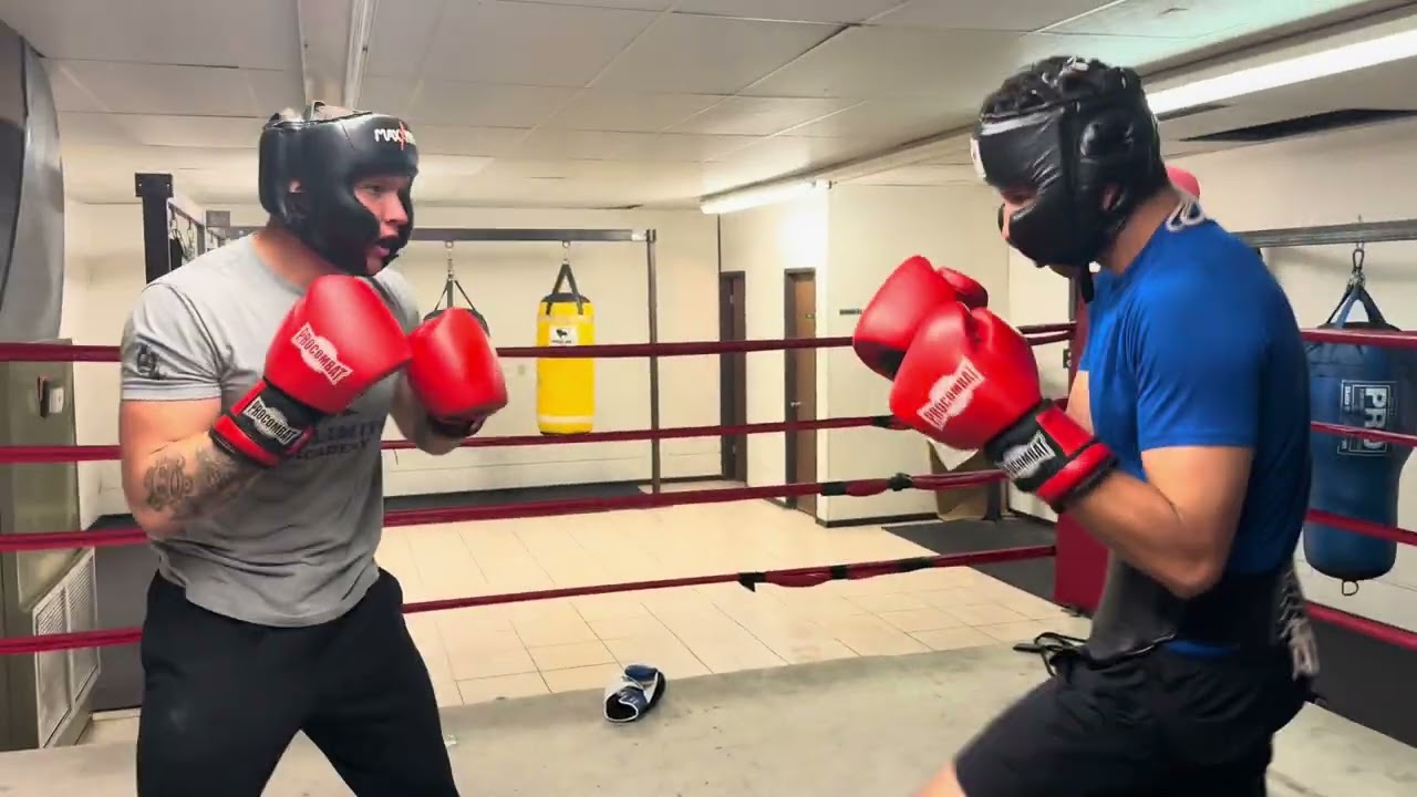 Boxer vs USA marine light sparring rd1