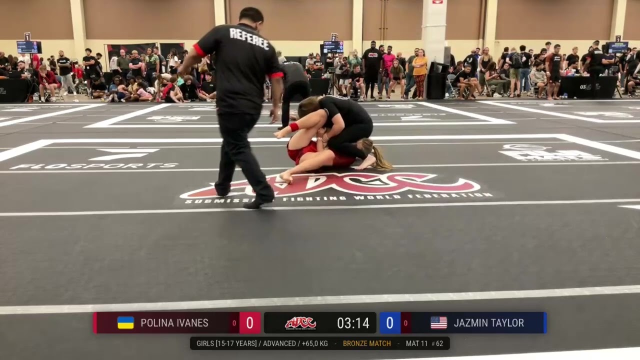 Polina Ivanes nogi fight at adcc