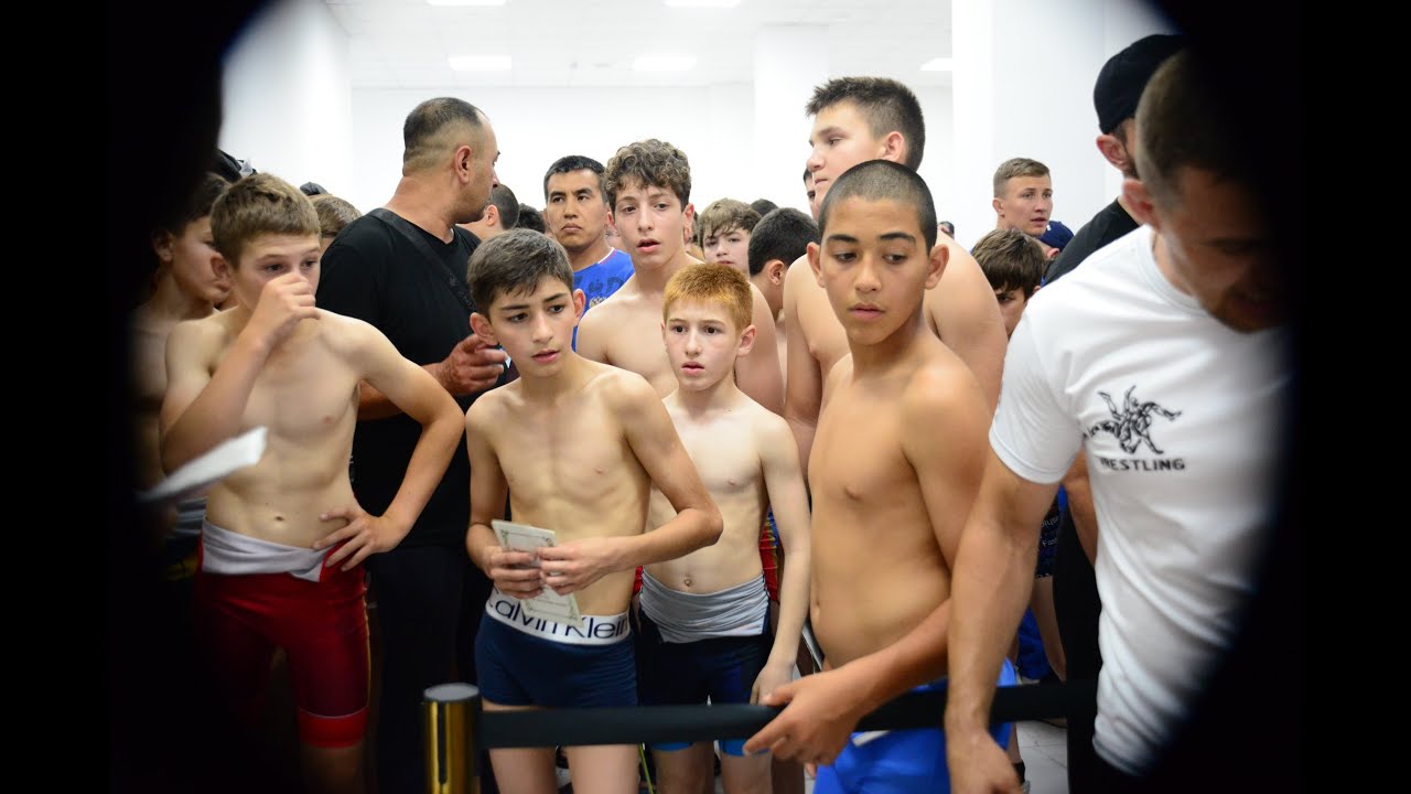 Взвешивание борцов на турнире BWL-1 по греко-римской борьбе. Грозный 4-6 июля 2025.