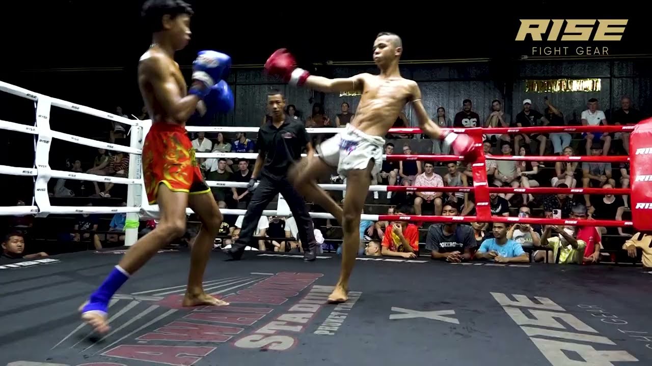 Thrilling Muay Thai Knockout: Teen Fighters Clash in First Round KO!