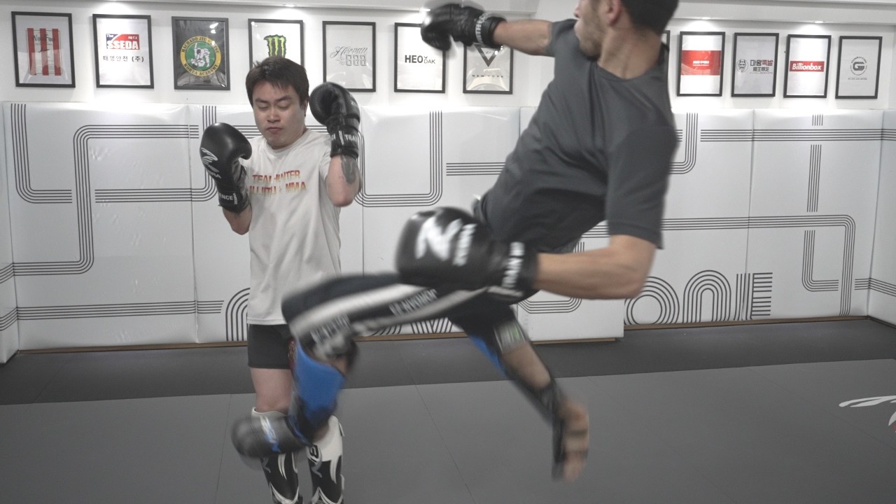 대구회사원 샥조드 VS 포크레인기사 김상호