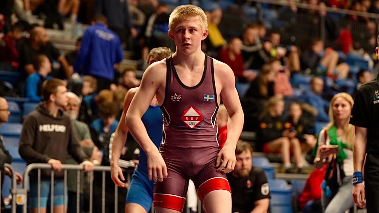 U17 O. Toch (SWE) vs M. Pliakus (LTU) 60kg. Freestyle youth boys wrestling.