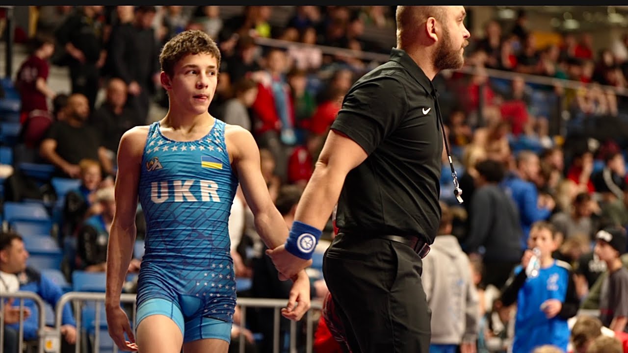U17 N. Obi (SUI) vs O. Bezrukii (UKR) 45kg. Freestyle youth boys wrestling.