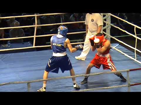 64 кг Шелестюк Богд  Сумы -  Ключко Александр  ,Чемпионат Украины по боксу 27.03.2011 г.  Харьков