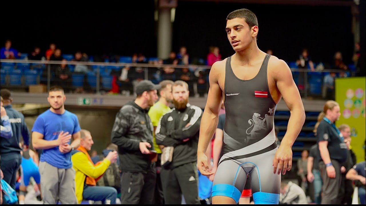 U20 L. Ghassemi (SWE) vs A. Tumarevics (LAT). Greco-Roman 60kg youth wrestling.