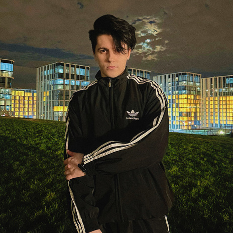 Яркая гроза cover art