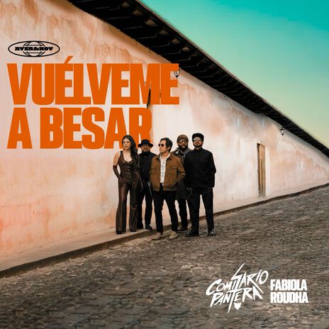 Vuélveme a Besar ft. Fabiola Roudha cover art