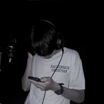แค่เธออย่าพึ่งลืมเรื่องราวรักเก่า ft. Pune cover art