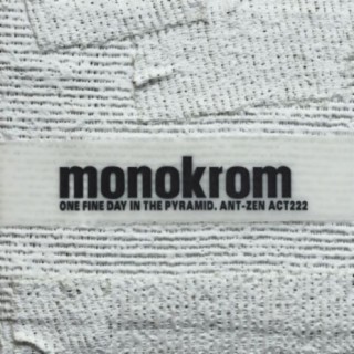 Monokrom