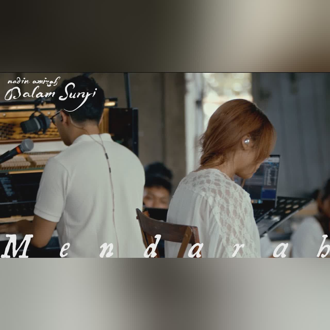 Nadin Amizah - Mendarah (Dalam Sunyi Live) cover art