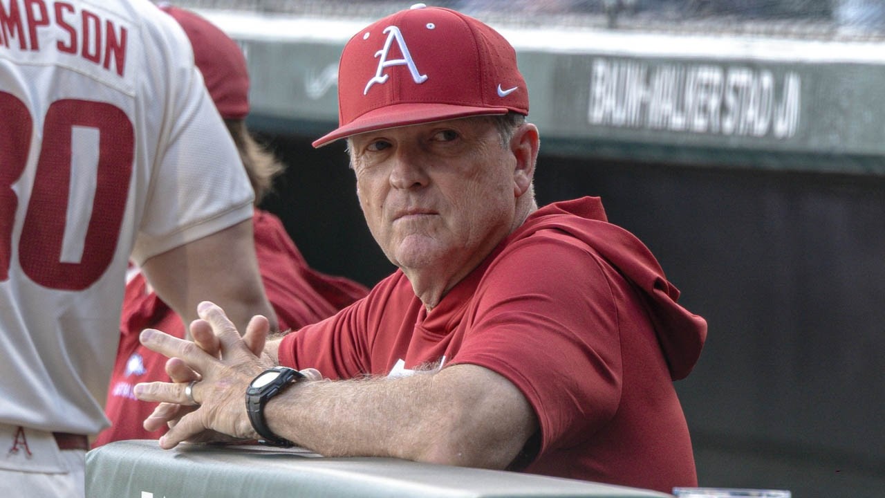 Democrat-Gazette's Tom Murphy looking at Razorbacks' baseball cover art