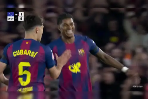 [Goal] Beautiful curve! Rashford's unstoppable free kick finds the net directly