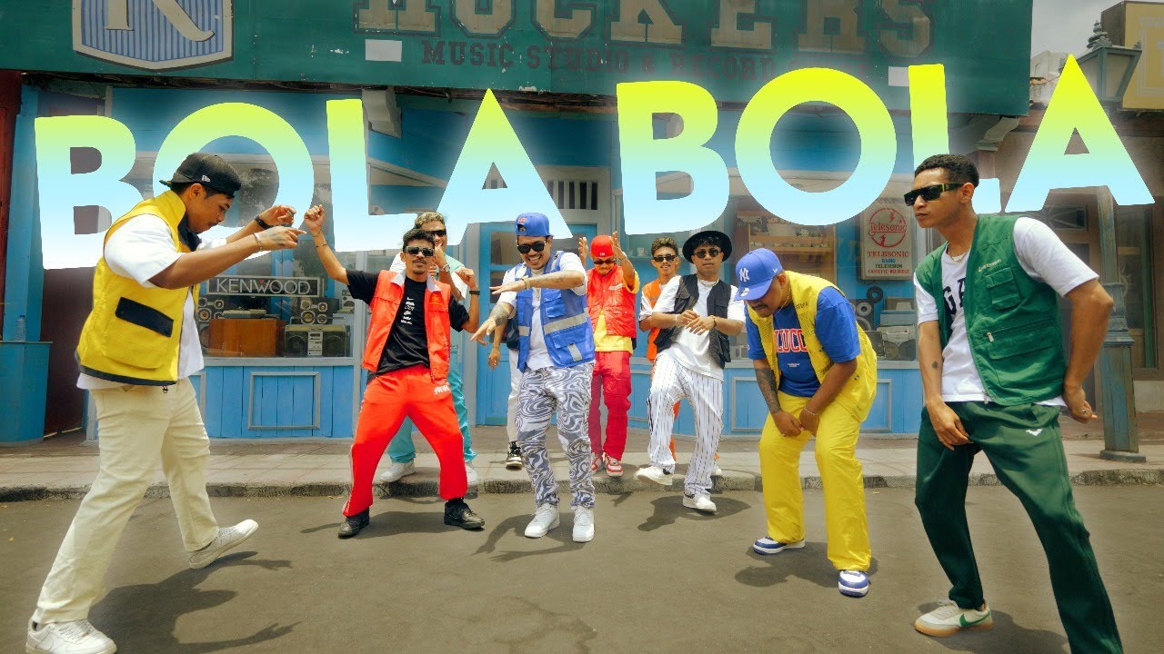 TOTON CARIBO -BOLA BOLA (Official Music Video) cover art