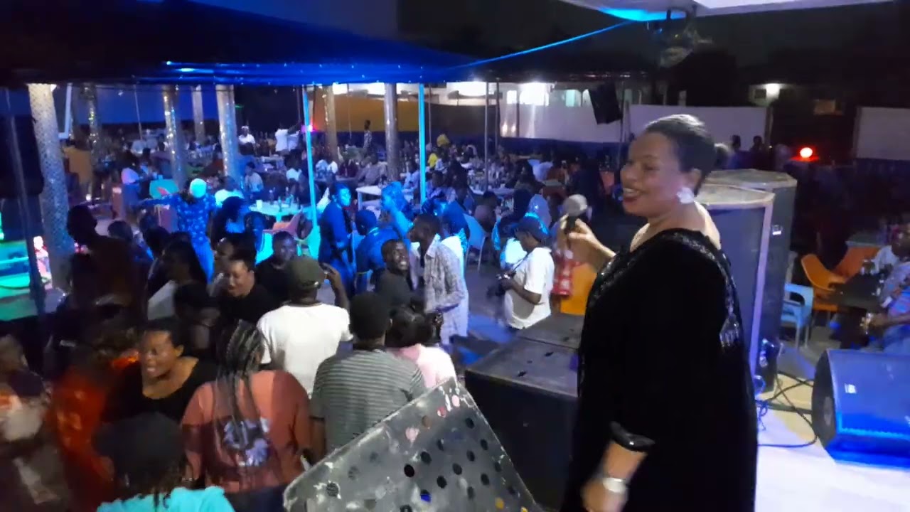Malkia live performance #langurohoni