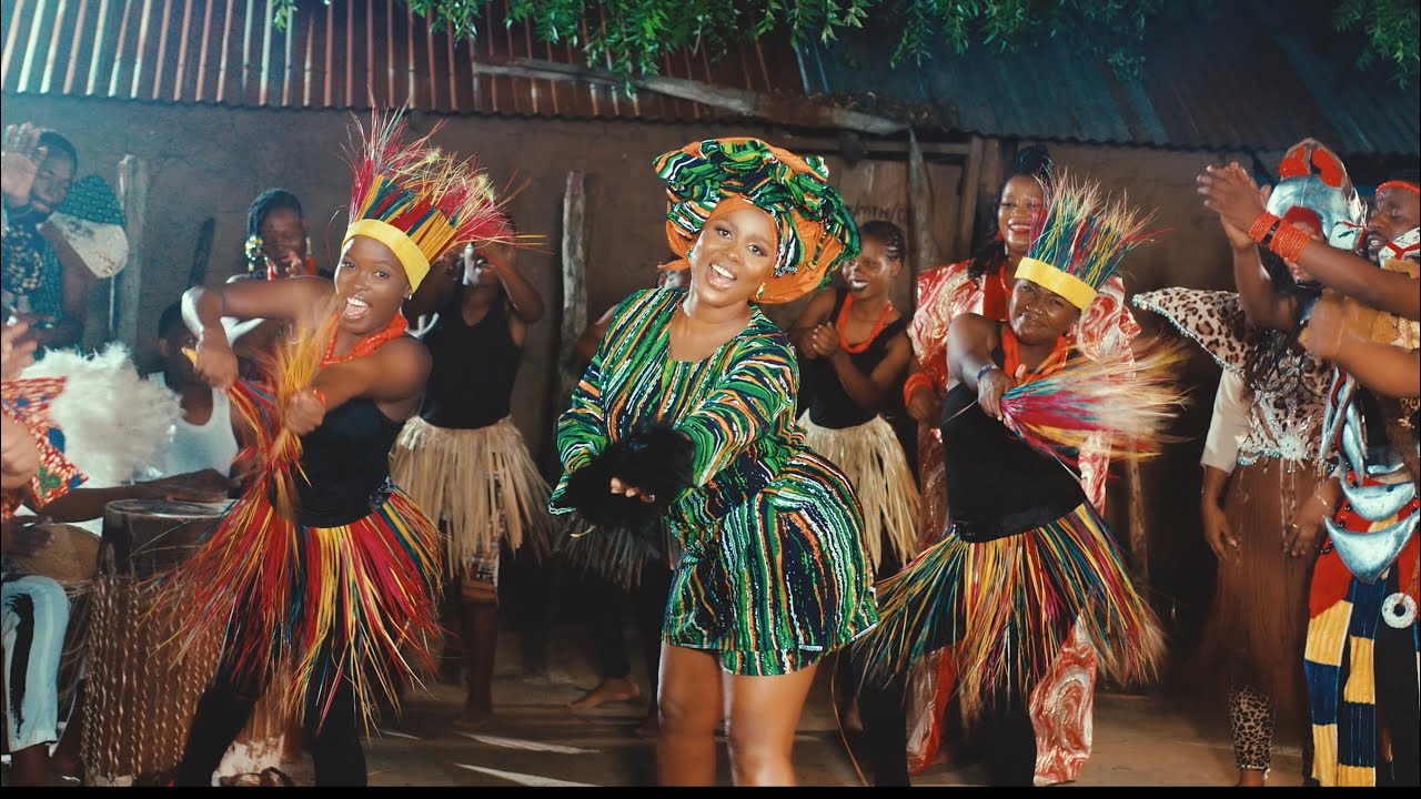 Malkia Karen - Mama Mkwe (Official Music Video) cover art