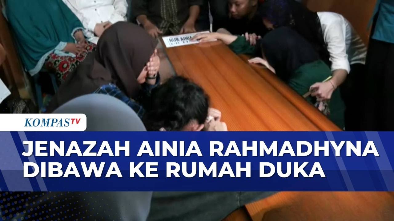 Jenazah Ainia Tiba di Rumah Duka di Bekasi, Disambut Isak Tangis Keluarga | KOMPAS MALAM cover art