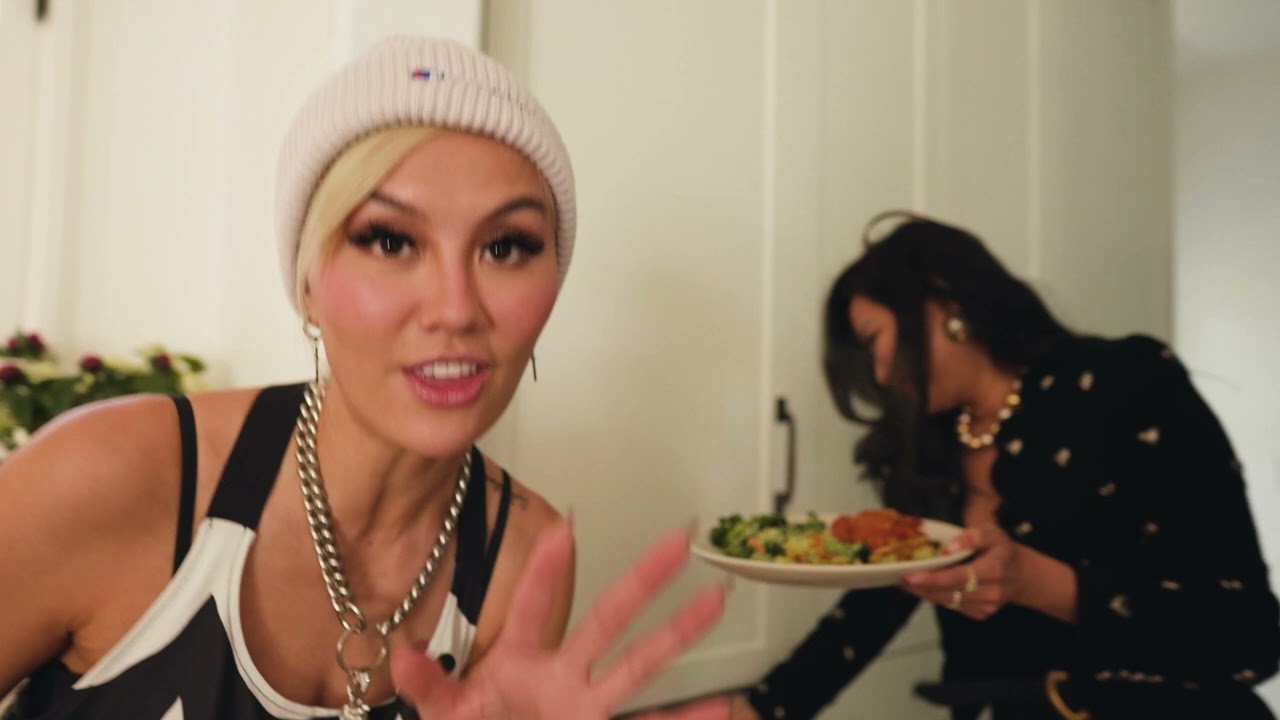AGNEZ MO vlog - Microwaveable food is healthy???? - AGNEZ MO cover art
