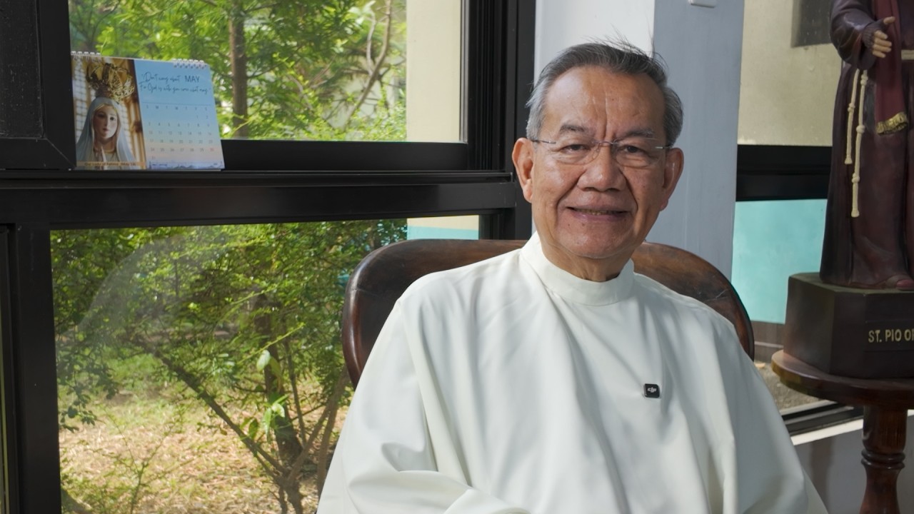 𝗛𝗘𝗟𝗣𝗘𝗥 𝗼𝗿 𝗛𝗨𝗥𝗧𝗘𝗥: 𝗪𝗵𝗶𝗰𝗵 𝗼𝗻𝗲 𝗮𝗿𝗲 𝘆𝗼𝘂 𝘁𝗼𝗱𝗮𝘆? | GOSPEL Reflection 10 May 2026 with Fr. Jerry Orbos, SVD cover art