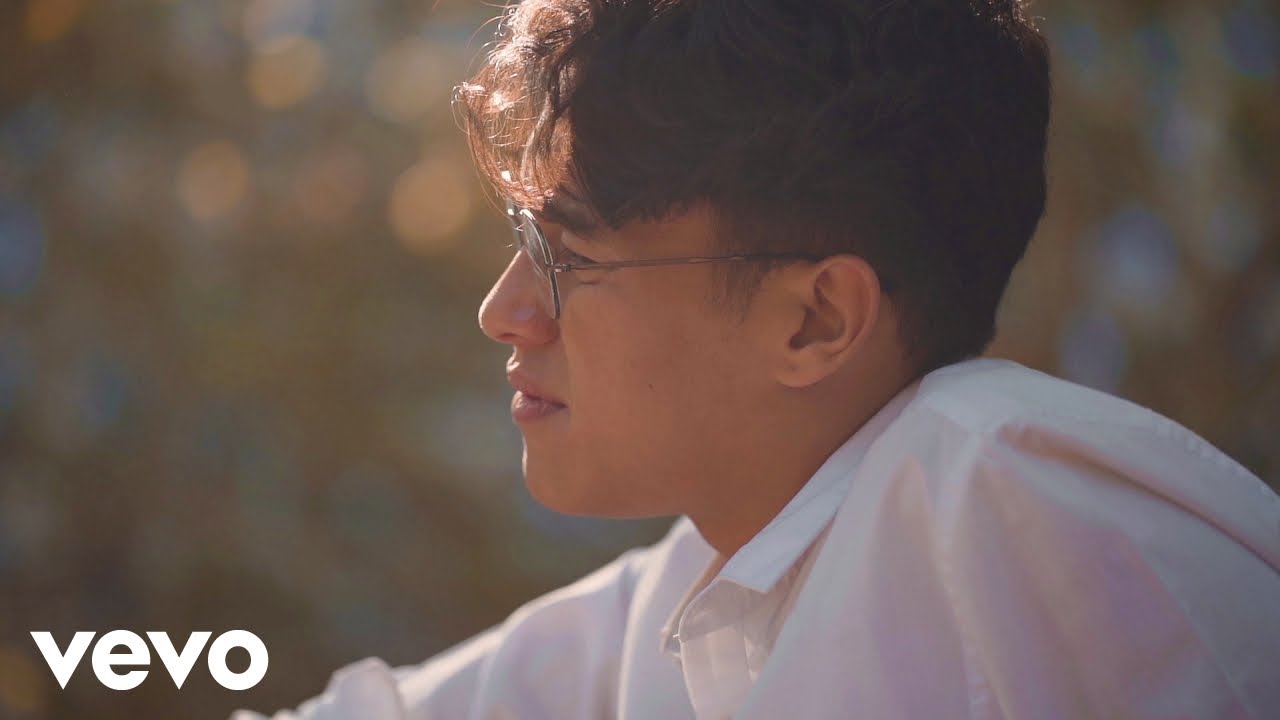 Ardhito Pramono - 925 (Official Music Video) cover art