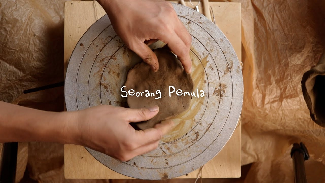 Banda Neira - Seorang Pemula (Video Lirik) cover art