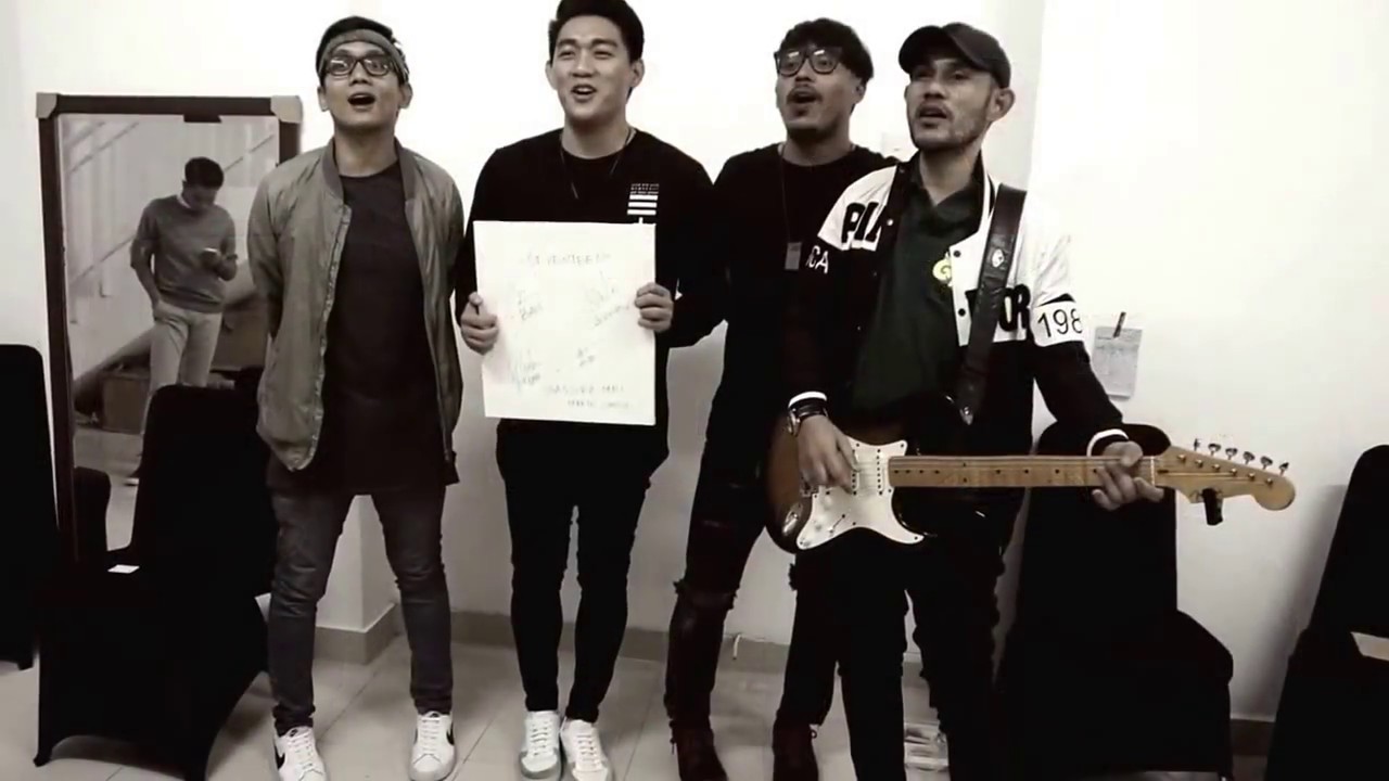 Seventeen at backstage Bassura Mall on Gathering Spesial GP Records cover art