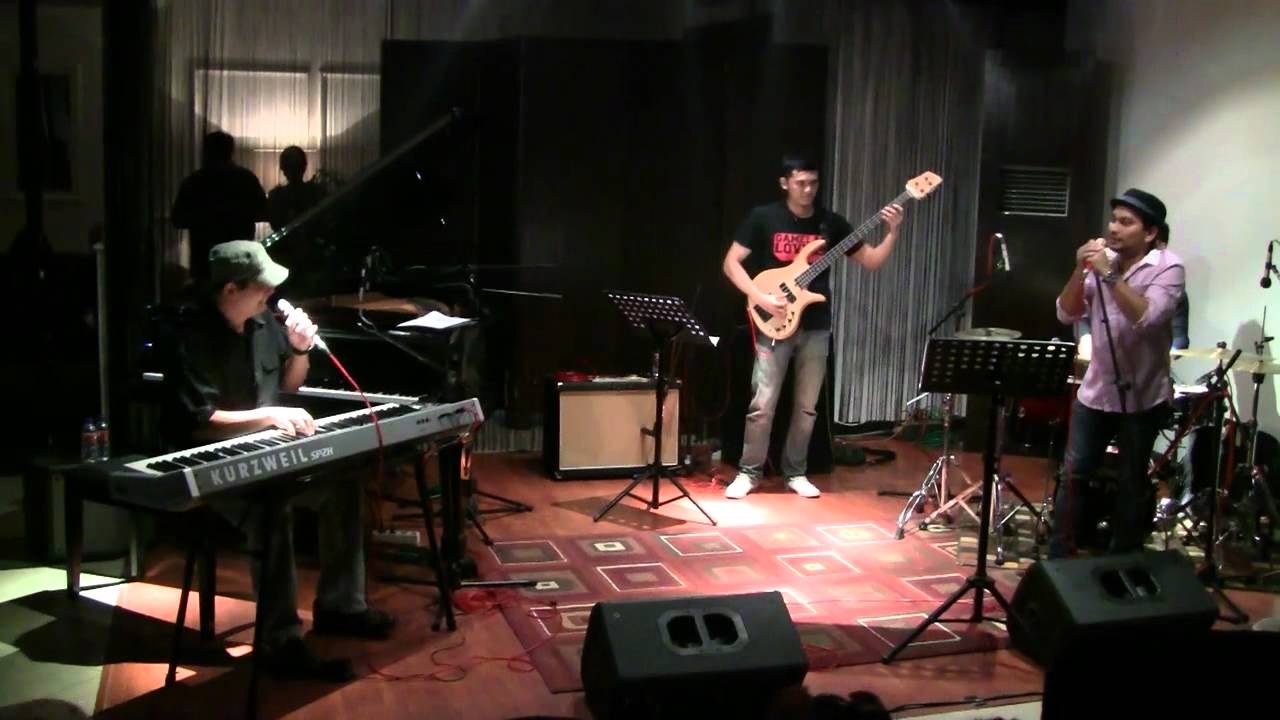 Tompi ft. Idang Rasdiji & Glenn Fredly - Selalu Denganmu @ Mostly Jazz 15/10/11 [HD] cover art