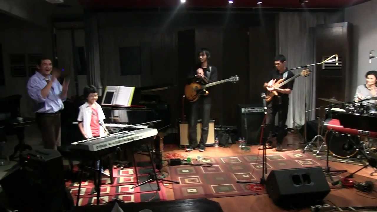 Joey - Caravan @ Mostly Jazz 25/03/12 [HD] cover art