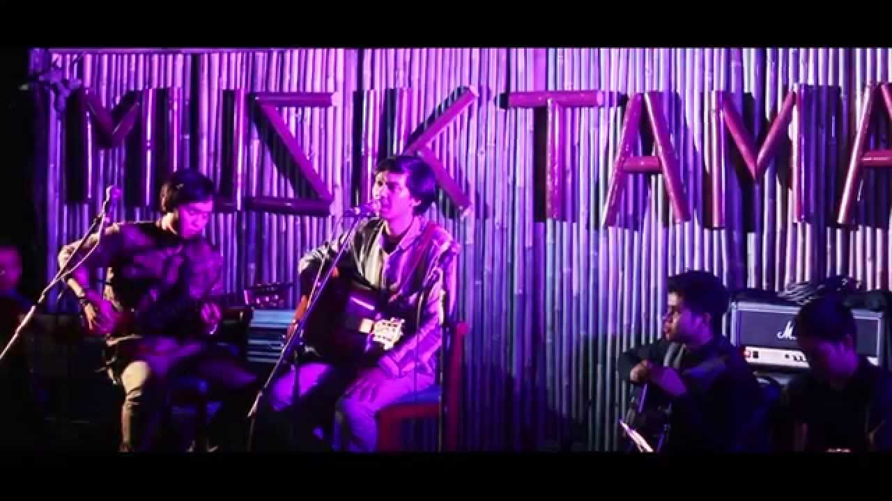 Tigapagi - Pasir & Tertidur (Live at Musik Taman, 2014) cover art
