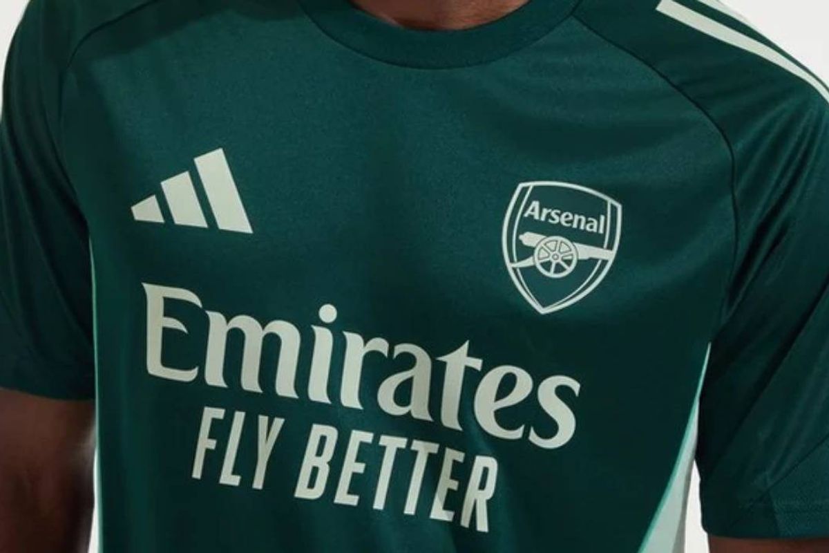 Arsenal fans grab Adidas training jersey for just £7 ahead of Premier League games