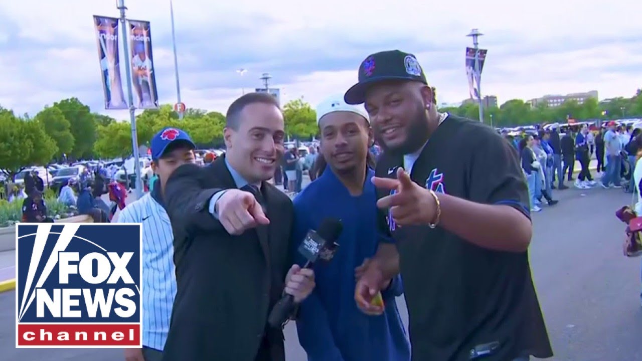 Mets or Yankees?: ‘Jesse Watters Primetime’ talks baseball with fans at Subway Series cover art