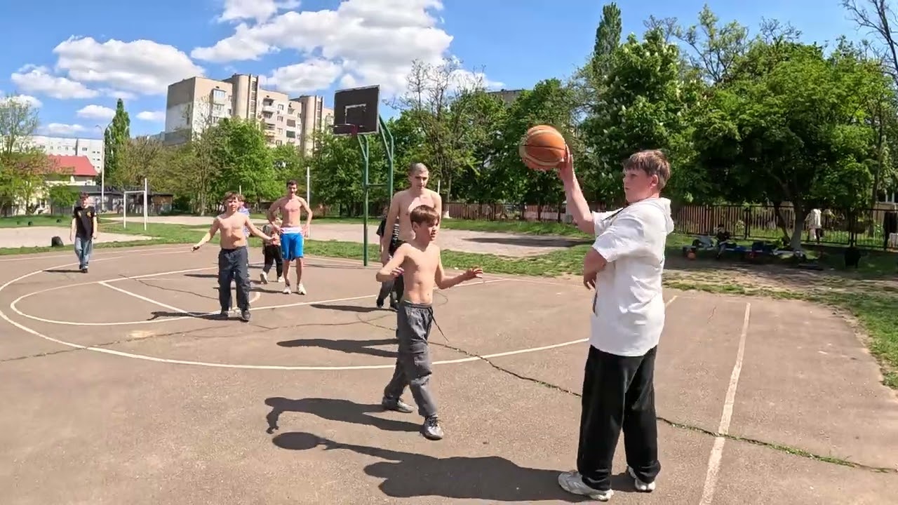 На баскетбольной площадке , 18 мая 2026 г. Теплодар