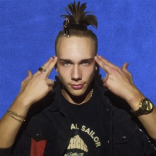 Денег много cover art