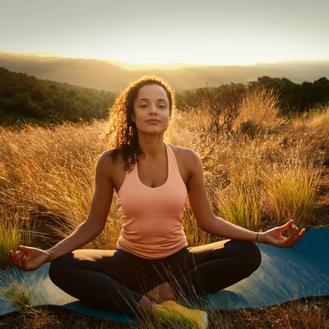 Pistas De Meditación Equilibrada ft. Universo de Meditación Tranquila & Corriente Meteorica