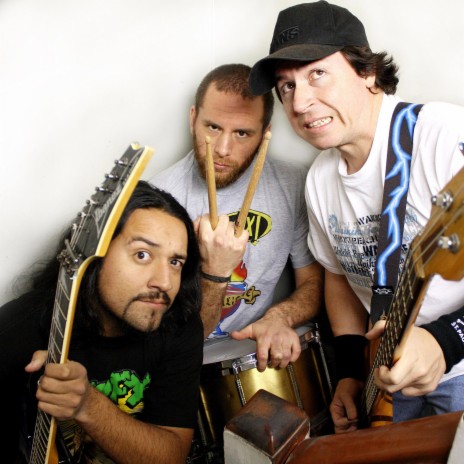 Mas Vale Borrachos Conocidos que Alcoholicos Anonimos (En vivo) cover art
