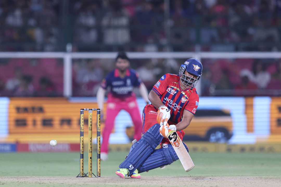 How does Rishabh Pant even play those?