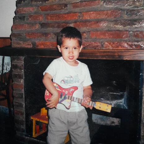 NO ME HACE FALTA cover art